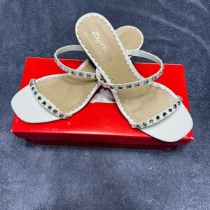 Zico Soho Lucy White Strappy Sandals with Rhinestone Accents New in Box Sz 8 $21